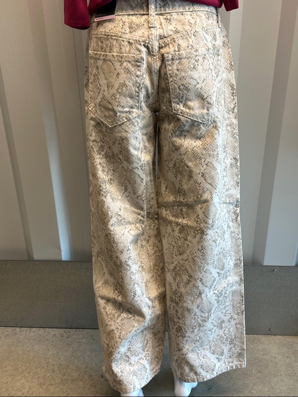 Wild Fable sz4 Neutral Snake Print Wide Leg Jeans - Picture 3 of 3